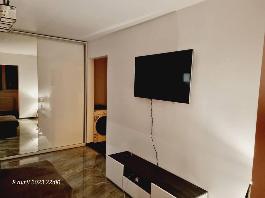 Le Nid D'Adam Apartment Zarnesti Exterior photo